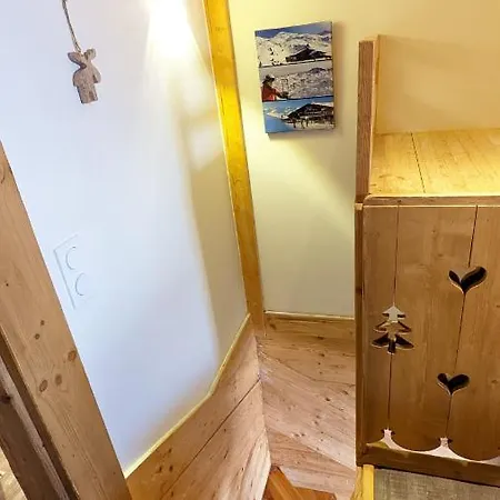 Triplex Chaleureux 8 Personnes, Et Skis Aux Pieds *